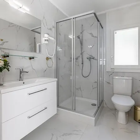 Bon-port Luxury - Lakefront