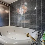 Bon-port Luxury - Lakefront