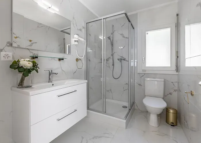 Bon-port Luxury - Lakefront