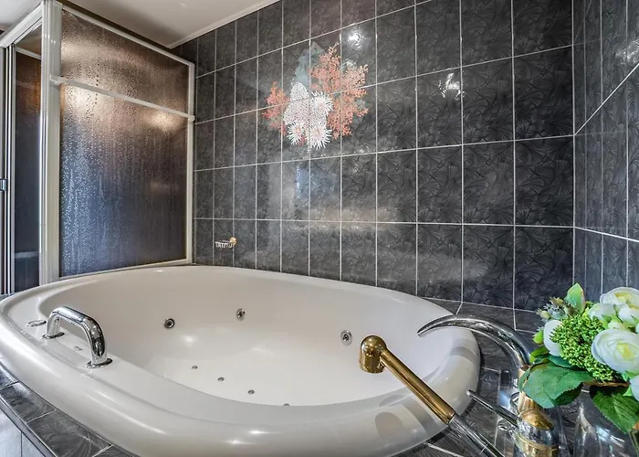 Bon-port Luxury - Lakefront